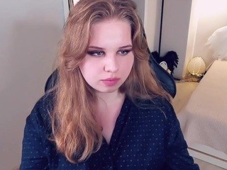 CarolinaAdamss nude on Live Cam Girls Room
