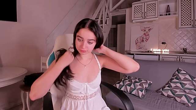 DakotaFaye naked stripping on cam for live sex video chat