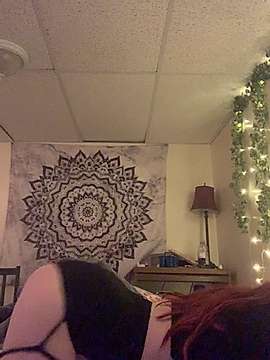 ddys-lil-cum-slut naked stripping on cam for live sex video chat
