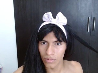 dirtyskinnytrans nude on Live Cam Girls Room