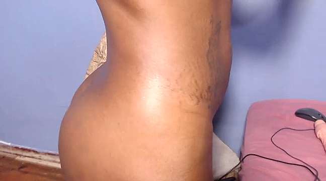 FreakyTeasarxxx naked stripping on cam for live sex video chat