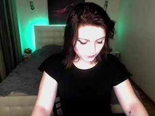 Helen-Jackson nude on Live Cam Girls Room