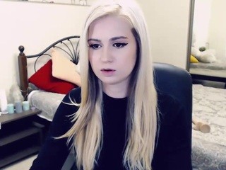Hot-Mia nude on Live Cam Girls Room