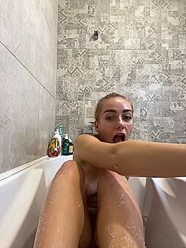 Joness_s naked stripping on cam for live sex video chat