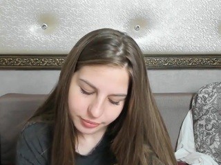 mandragu nude on Live Cam Girls Room