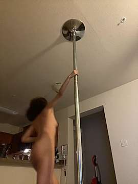 rennibear naked stripping on cam for live sex video chat