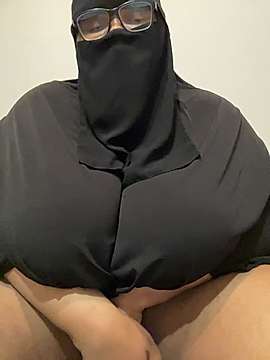 submissive_muslima naked stripping on cam for live sex video chat