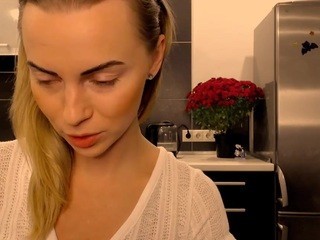 WhiteAngelll nude on Live Cam Girls Room