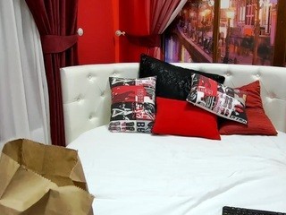 Darlene-Wee nude on Live Cam Girls Room