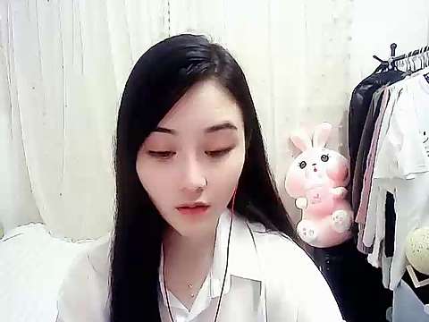 Emily-A naked stripping on cam for live sex video chat