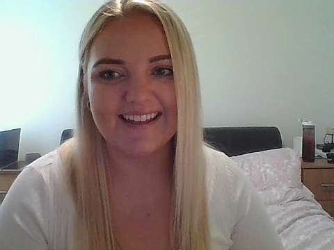JessyLou_ naked stripping on cam for live sex video chat