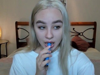 KatlinB nude on Live Cam Girls Room
