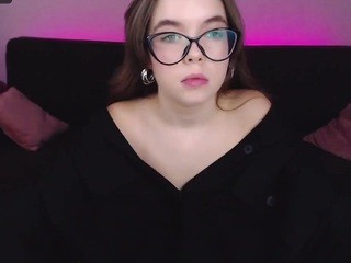 LauraAllens nude on Live Cam Girls Room