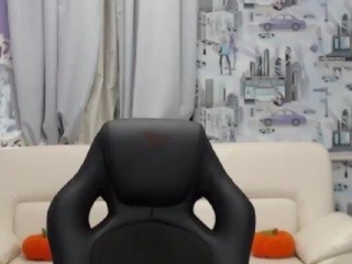 LauraKin nude on Live Cam Girls Room