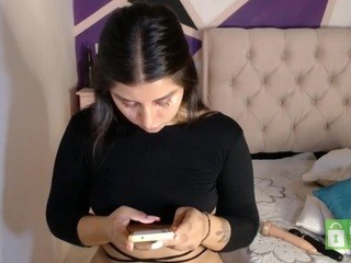 Lisaa18 nude on Live Cam Girls Room