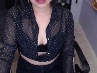 lunaaylin nude on Live Cam Girls Room