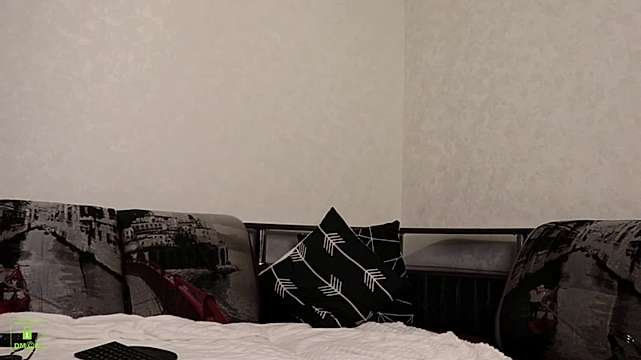 MargoTaylor naked stripping on cam for live sex video chat
