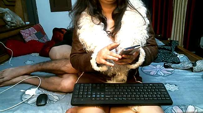 Naughtycoupleintown naked stripping on cam for live sex video chat