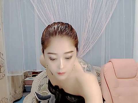 QQTalk naked stripping on cam for live sex video chat