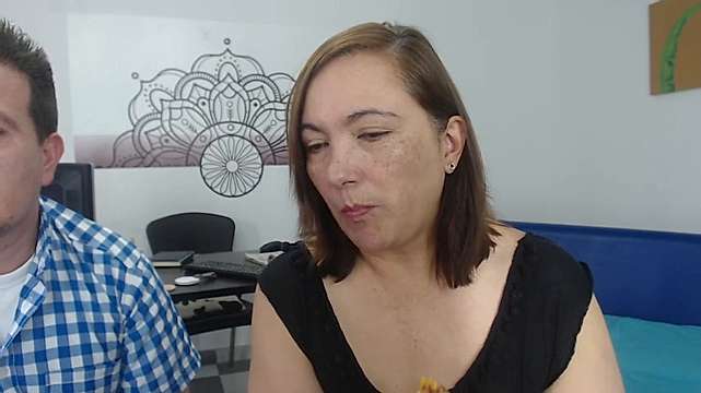 sandi_amaya naked stripping on cam for live sex video chat