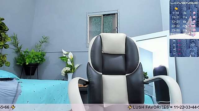 Xena_Copper_ naked stripping on cam for live sex video chat