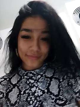 ximena_roxxe naked stripping on cam for live sex video chat