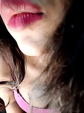 xxxdesigirl1 naked stripping on cam for live sex video chat