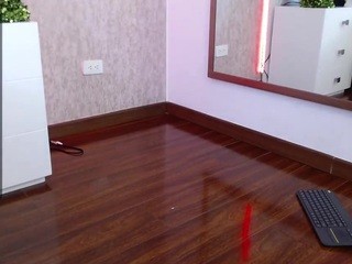 Cataleya-saennz nude on Live Cam Girls Room