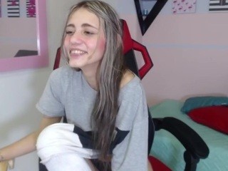 Luciana-dollx nude on Live Cam Girls Room