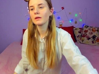 CeceliaGonz nude on Live Cam Girls Room