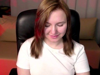 Olivia-Pie nude on Live Cam Girls Room