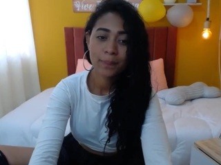 Bella-Rousee nude on Live Cam Girls Room