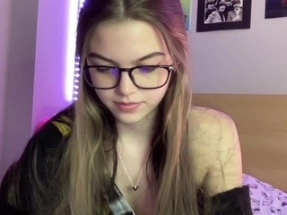 emmavalentine nude on Live Cam Girls Room