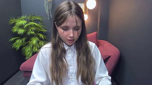 MaryannSoft naked stripping on cam for live sex video chat