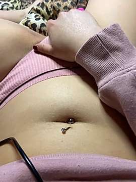 Selvaggia95 naked stripping on cam for live sex video chat