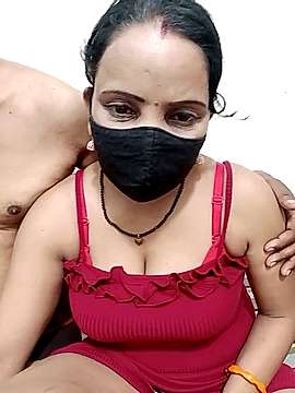 Hunnybunny143 naked stripping on cam for live sex video chat