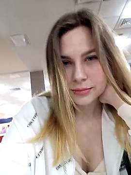 Francesca_Lynn naked stripping on cam for live sex video chat