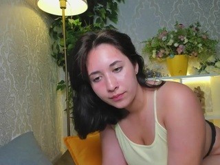 lesley-lips nude on Live Cam Girls Room