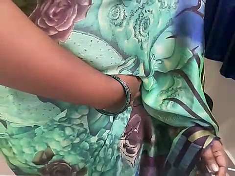 Sexy_Divyaaa naked stripping on cam for live sex video chat