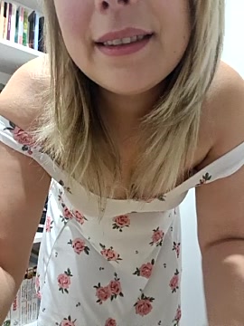 CherryAuroraa naked stripping on cam for live sex video chat