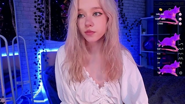 IrmaBell naked stripping on cam for live sex video chat