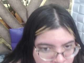 Katanna-gold nude on Live Cam Girls Room