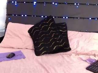 Lauren-Moon1 nude on Live Cam Girls Room