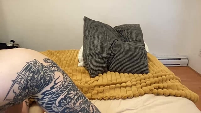 MaisieSatanna naked stripping on cam for live sex video chat