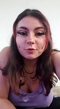 Marilynvonfox naked stripping on cam for live sex video chat