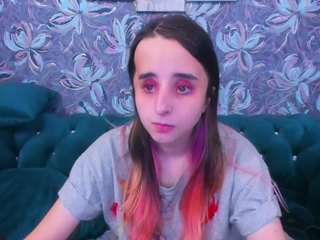 Meloniya nude on Live Cam Girls Room