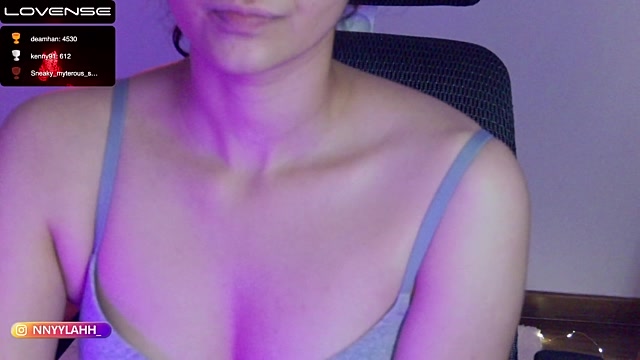 nylaahh-1 naked stripping on cam for live sex video chat