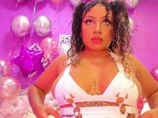 kylie-brown nude on Live Cam Girls Room