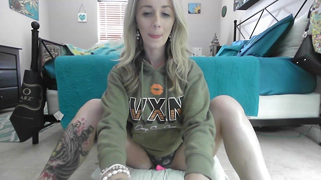 ladylovely1 naked stripping on cam for live sex video chat
