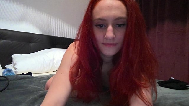 sleeplesskitten naked stripping on cam for live sex video chat
